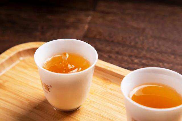 喝茶有利於身體健康嗎？醫生建議：少碰這2種茶，或對身體沒好處
