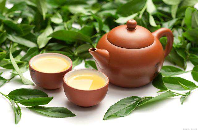高血壓患者喝紅茶好，還是喝綠茶好？喝茶的負面作用了解一下！