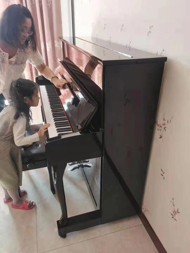 初學者買什麼鋼琴比較好呢？看這四點