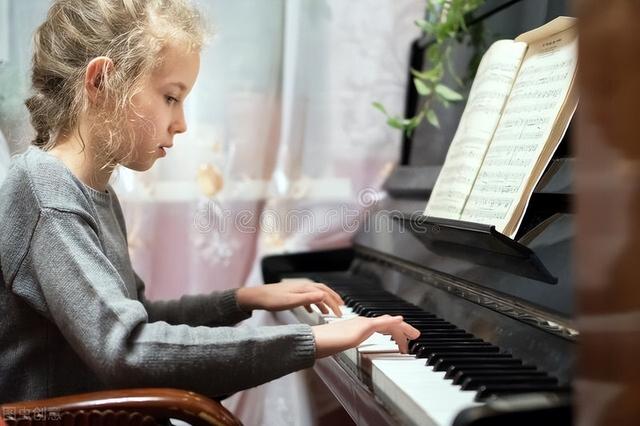 紹興琴行的鋼琴陪練老師多少費用？