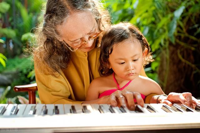 孩子很喜歡鋼琴，想讓她學但是家裡經濟不允許怎麼辦？– 二手鋼琴展示中心