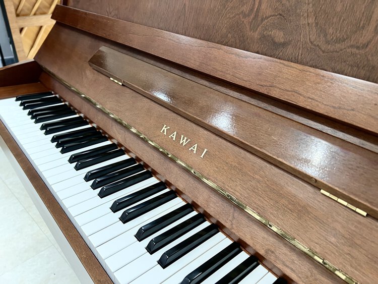 感謝淡水蔡小姐 訂購 河合 KAWAI CE7 原木歐式小鋼琴 日本製 中古鋼琴 二手鋼琴 優好選琴網